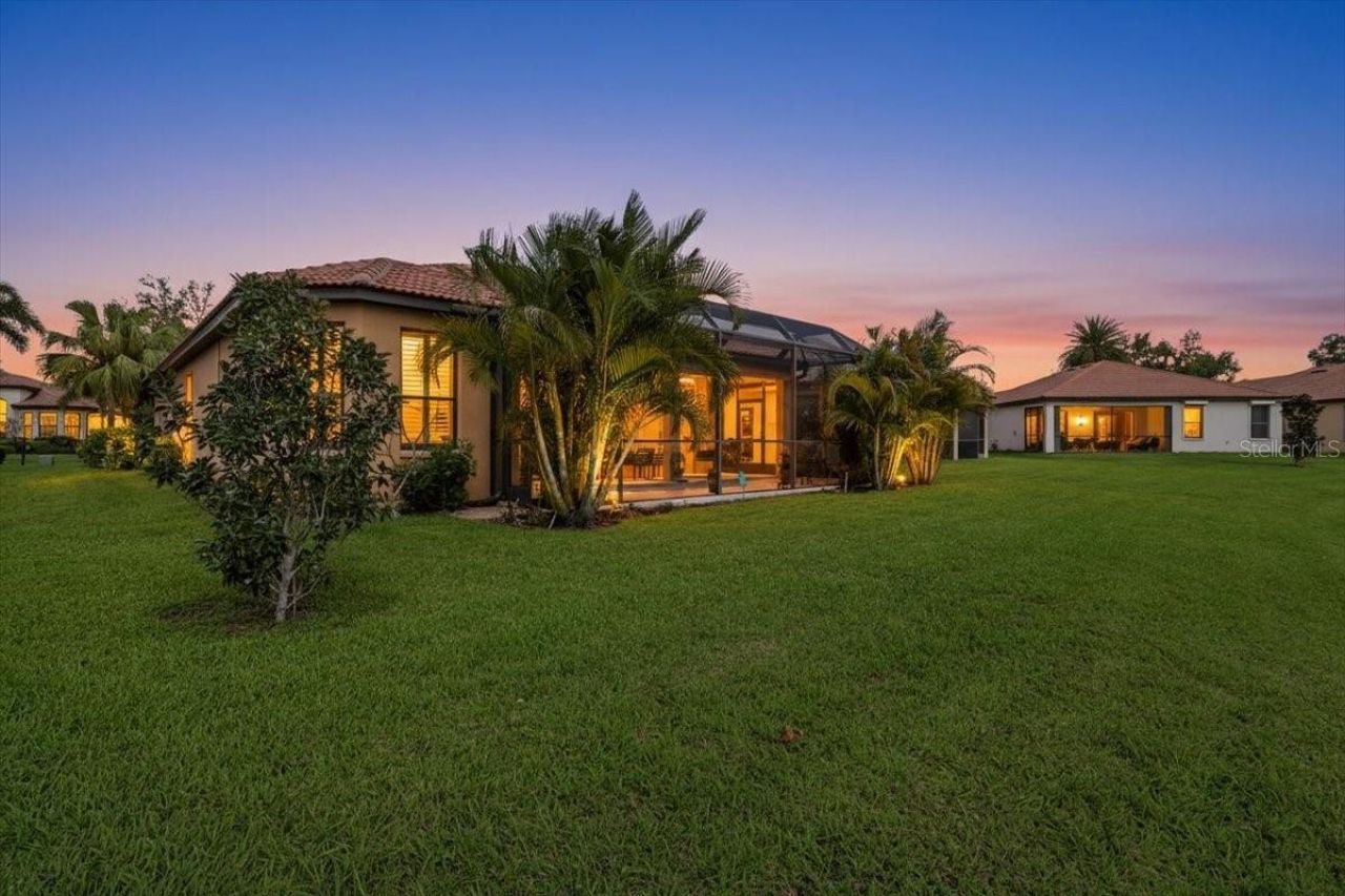 8205 Stirling Falls Circle , Sarasota, FL 34243 Photo