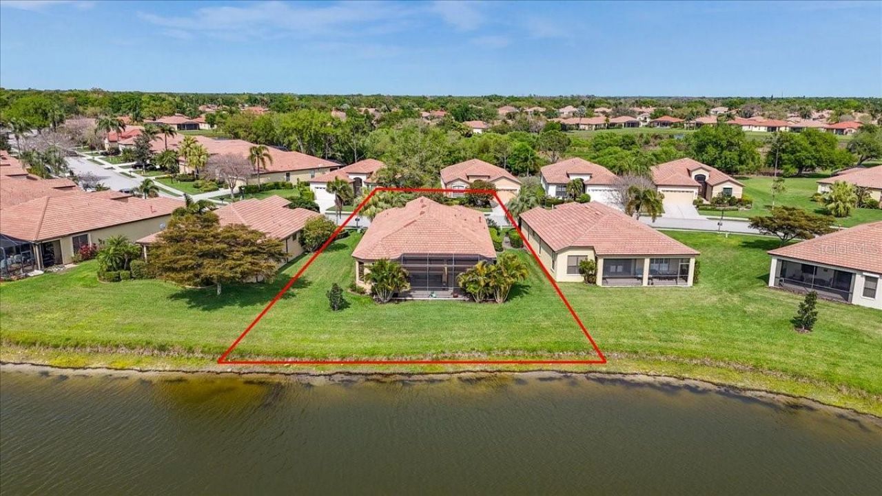 8205 Stirling Falls Circle , Sarasota, FL 34243 Photo