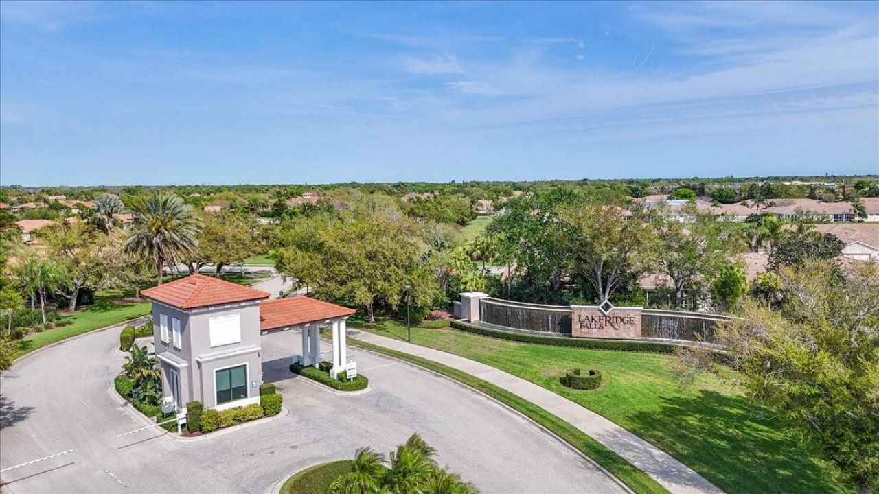 8205 Stirling Falls Circle , Sarasota, FL 34243 Photo