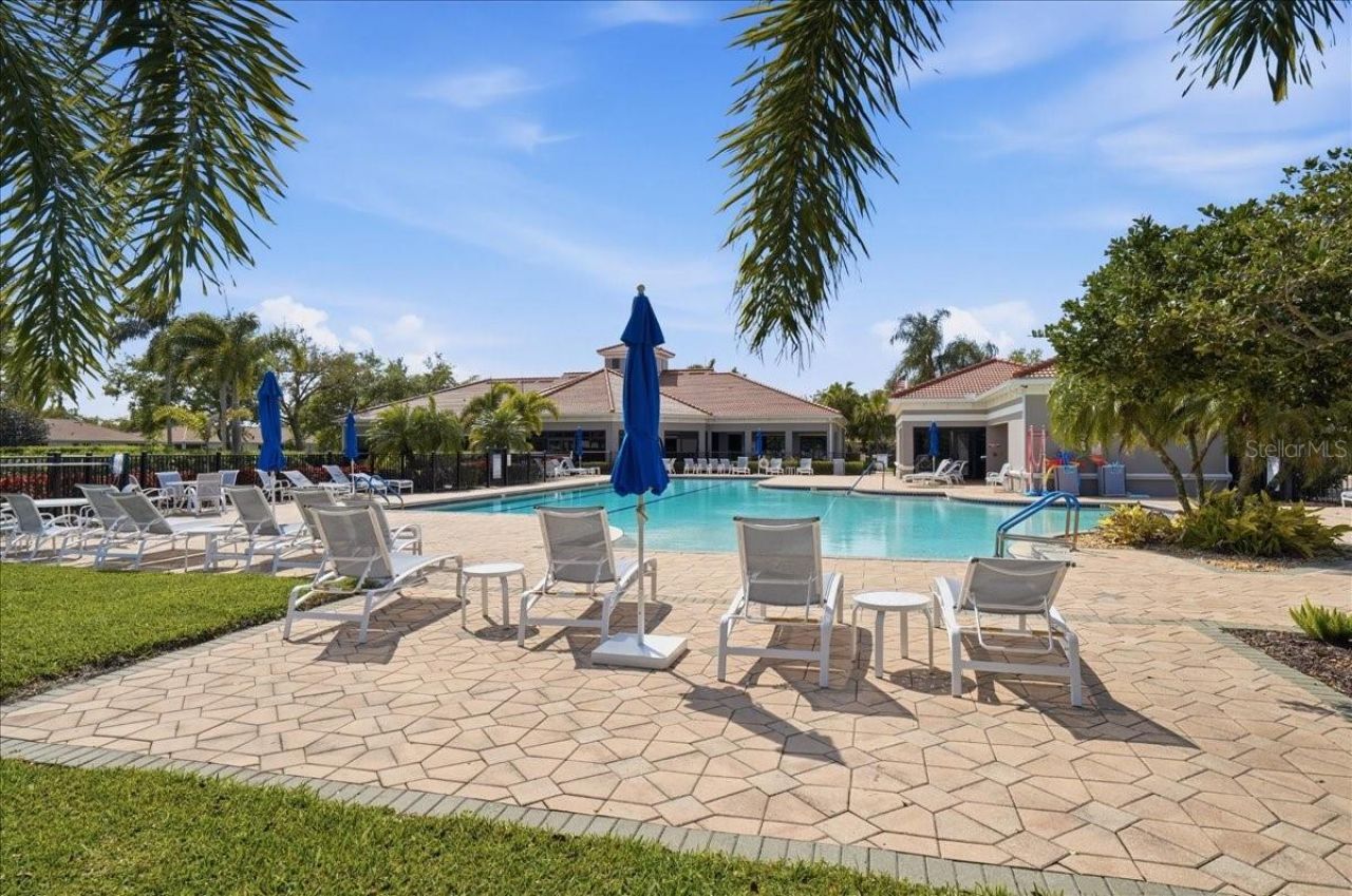 8205 Stirling Falls Circle , Sarasota, FL 34243 Photo