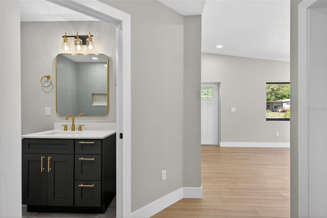 3512 W Mcelroy Avenue, Tampa, FL 33611 Photo