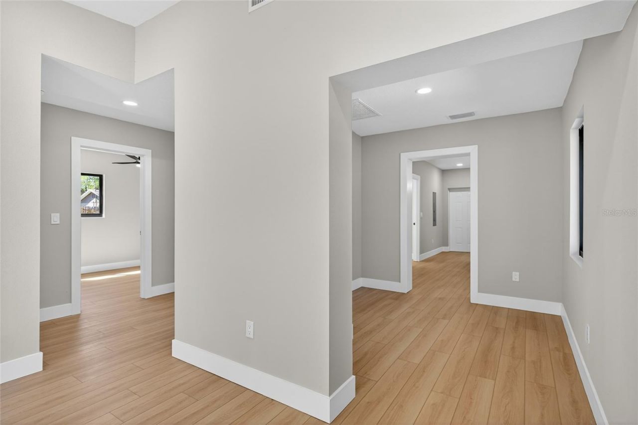 3512 W Mcelroy Avenue, Tampa, FL 33611 Photo