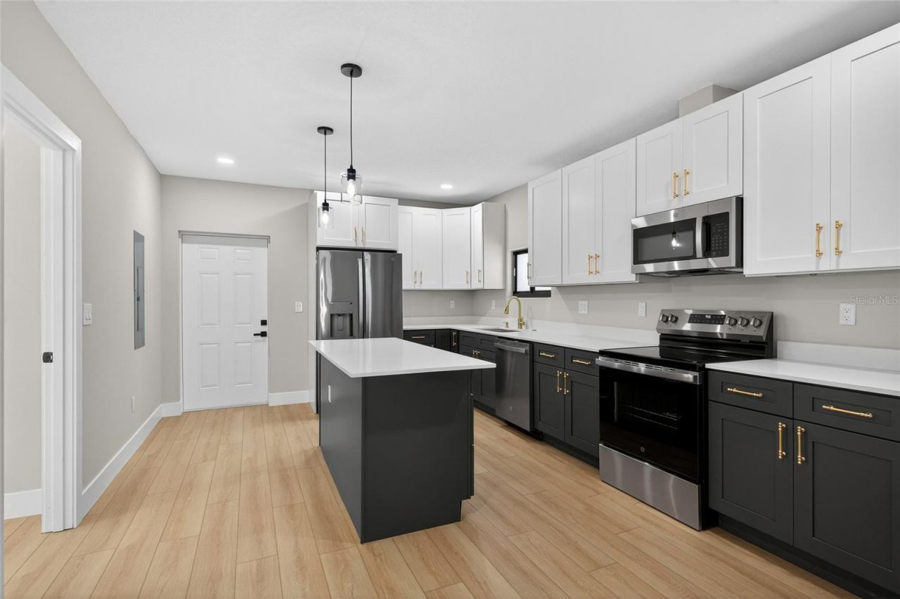 3512 W Mcelroy Avenue, Tampa, FL 33611 Photo