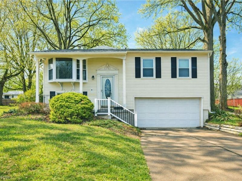 3702 Hightree Avenue SE, Warren, OH 44484 Photo 1