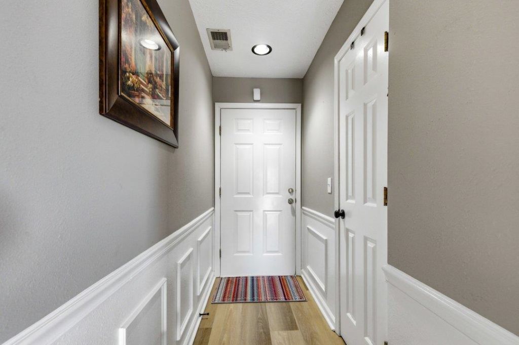 514 White River Dr. Photo 22