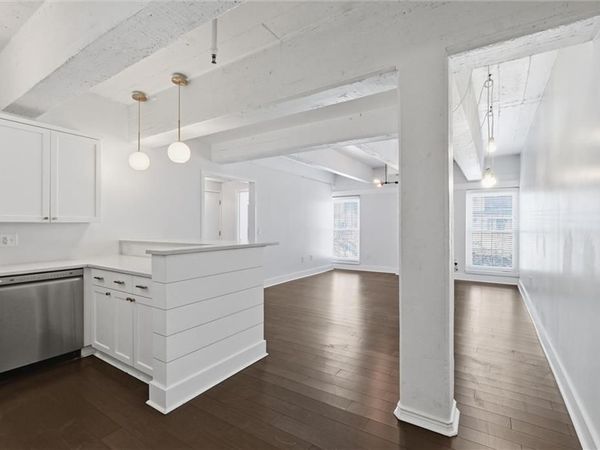 3001 Gillham Road, Unit 201, Kansas City, MO 64108