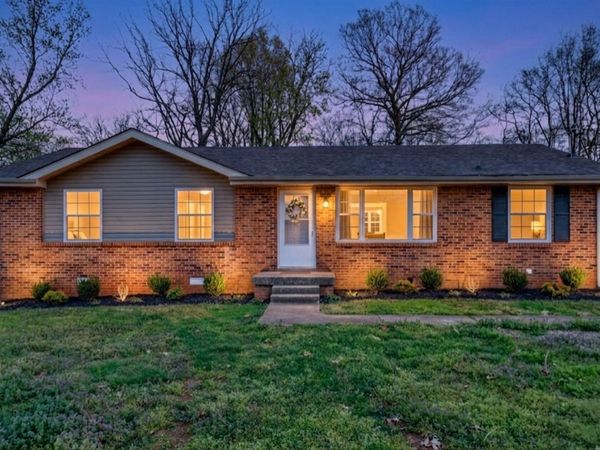 230 Charlemagne Blvd , Clarksville, TN 37042