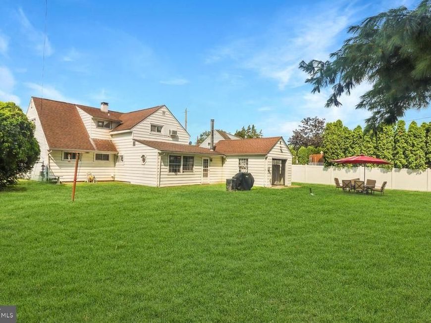 120 Vermont Lane, Levittown, PA 19054 Main Photo