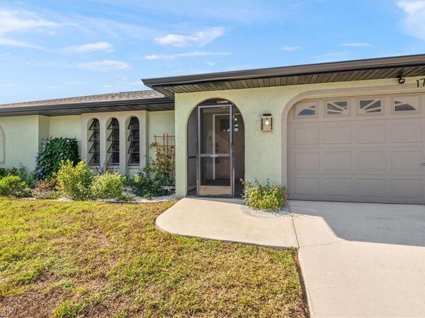 1702 SE 5th CT , CAPE CORAL, FL 33990