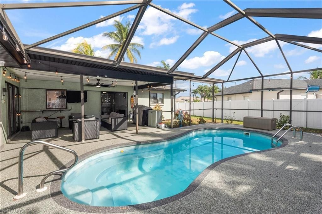 1702 SE 5th Ct, Cape Coral, FL 33990 Photo