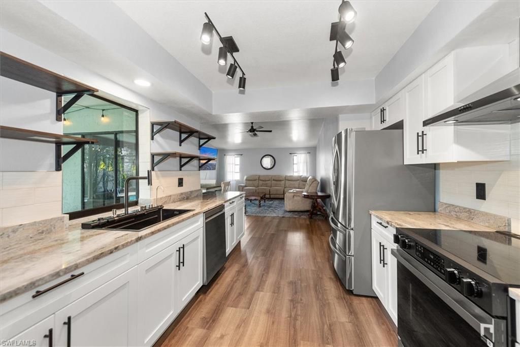 1702 SE 5th Ct, Cape Coral, FL 33990 Photo