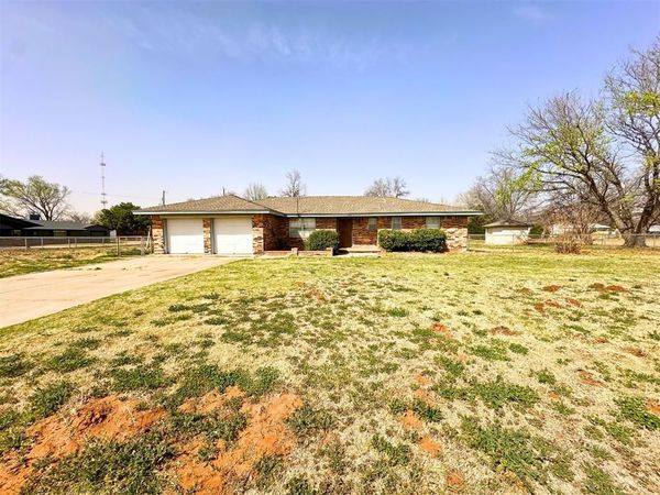 1921 W A Avenue, Elk City, OK 73644