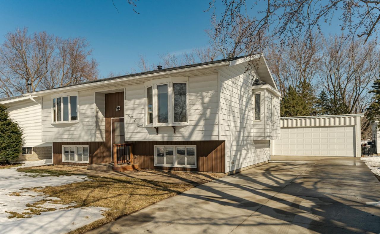 209 4th Street Sw, Kasson, MN 55944 Main Photo