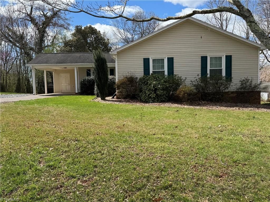 106 Meta Court, King, NC 27021 Main Photo