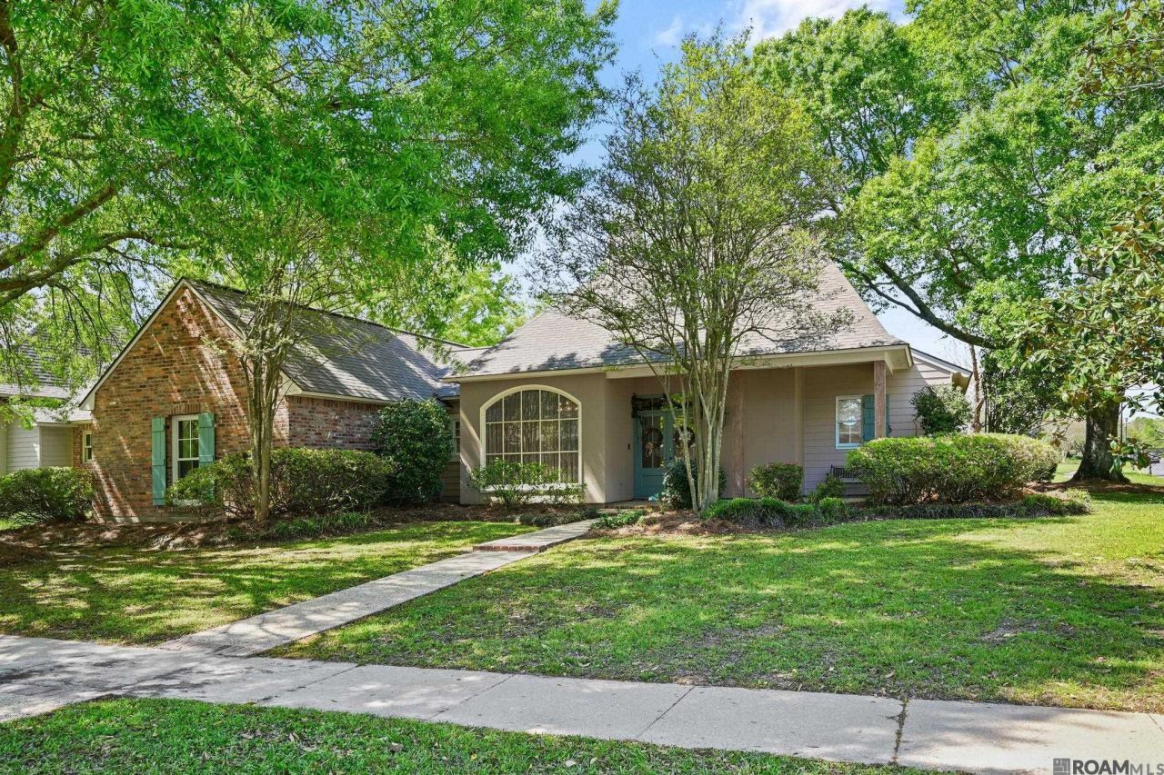 18235 Bel Meadow Ave, Saint George, LA 70810 Main Photo