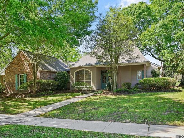 18235 Bel Meadow Ave, Saint George, LA 70810