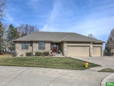 19508 Poppleton Circle, Omaha, NE 68130
