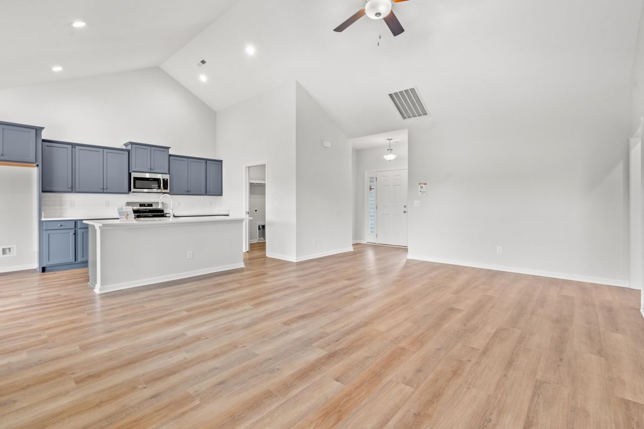 206 Stillbrook Dr.  Photo 4