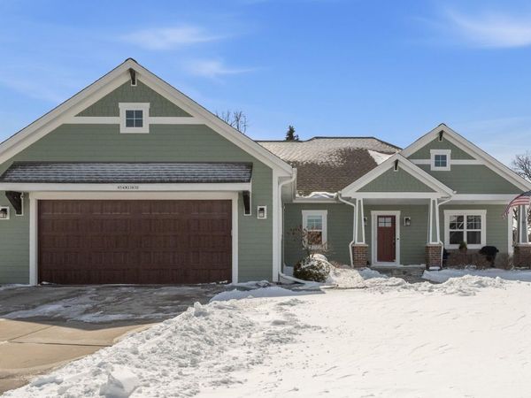 N54W23830 Limestone Ct, Sussex, WI 53089