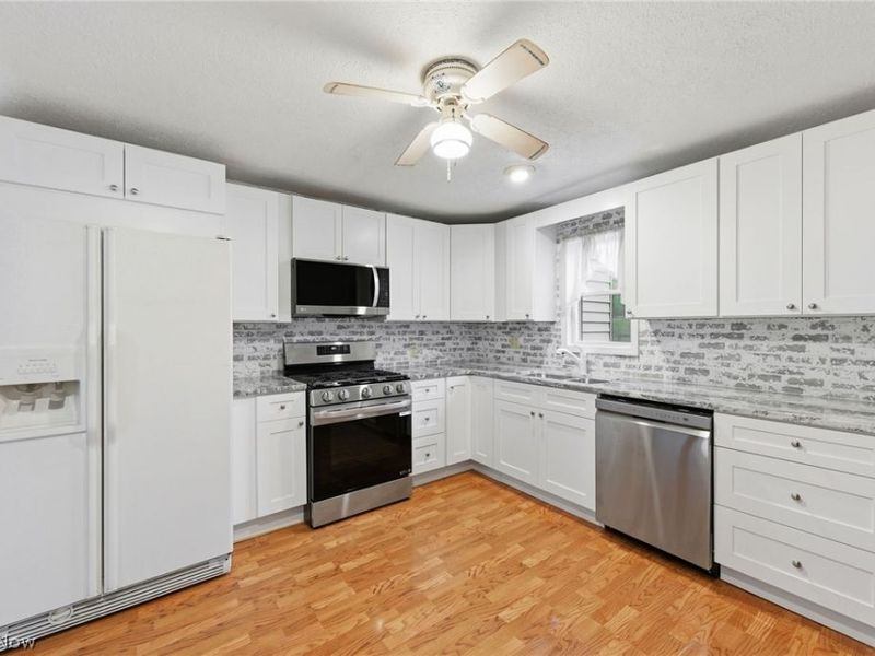 34857 Roberts Road, Eastlake, OH 44095 Photo 9