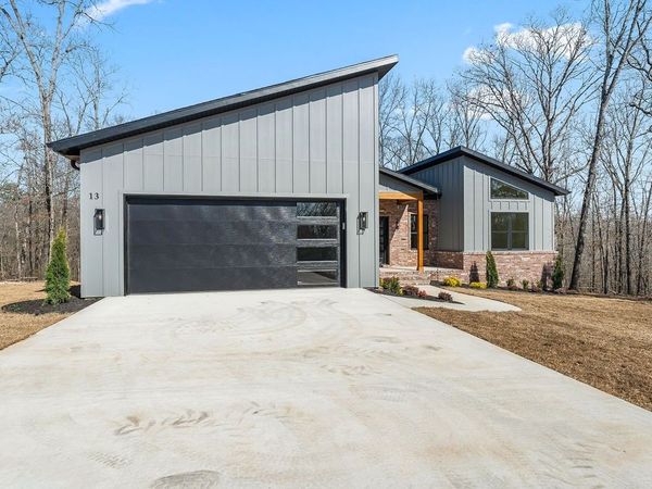 13 Horncastle Drive, Bella Vista, AR 72714