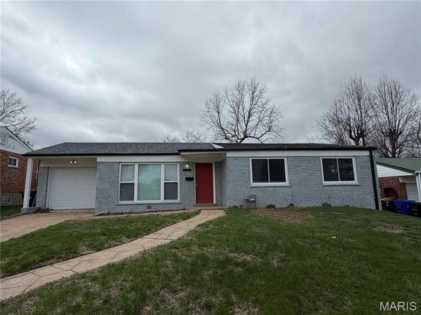 1119 N McKnight Road , University City, MO 63132