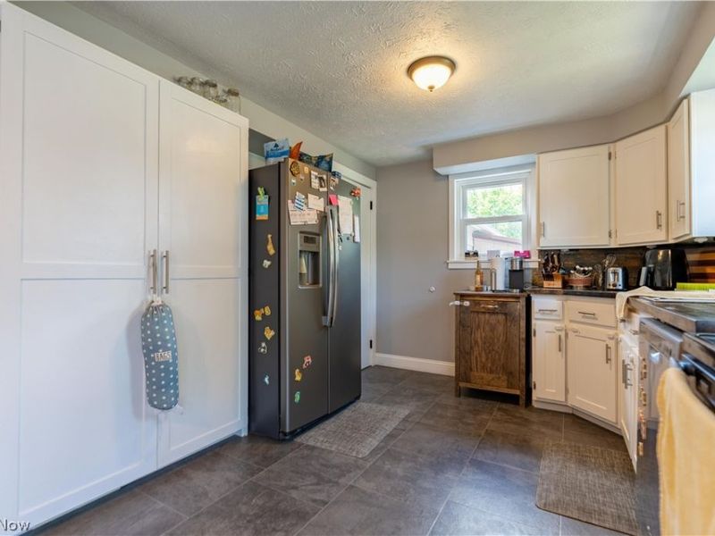 5615 Clover Street, Louisville, OH 44641 Photo 3