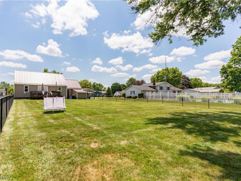 5615 Clover Street, Louisville, OH 44641 Photo 32