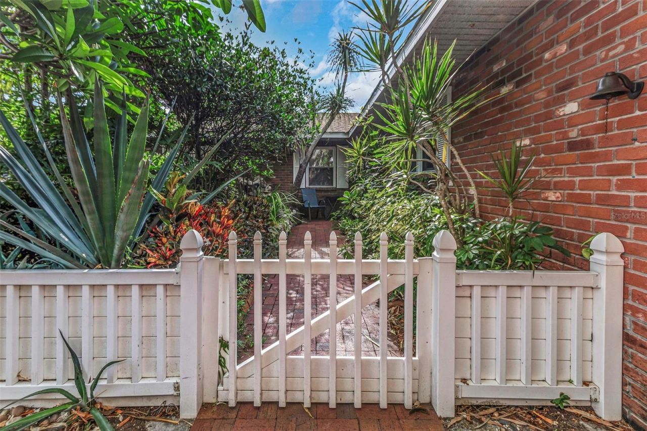 11530 66th Avenue N, Seminole, FL 33772 Photo