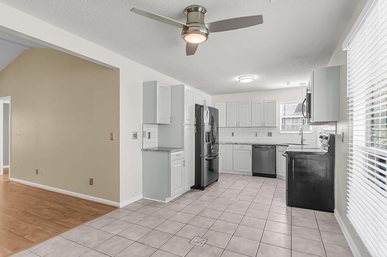 102 Westerly Photo 10