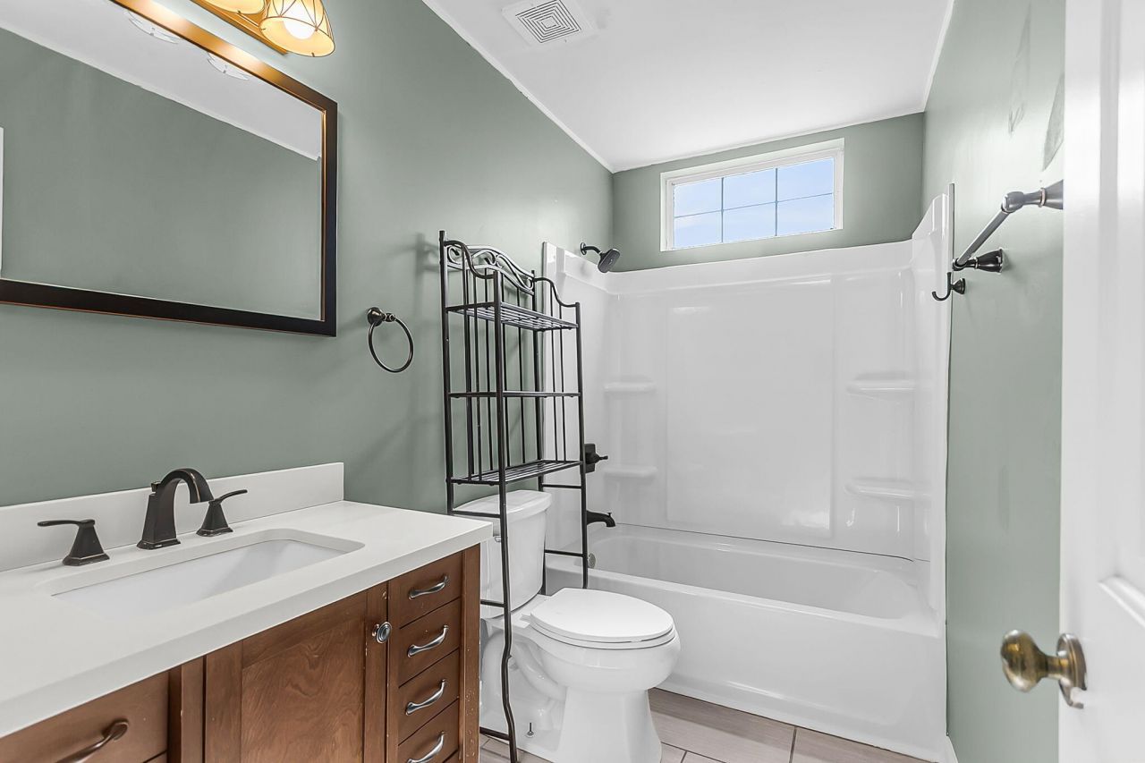 102 Westerly Photo 19