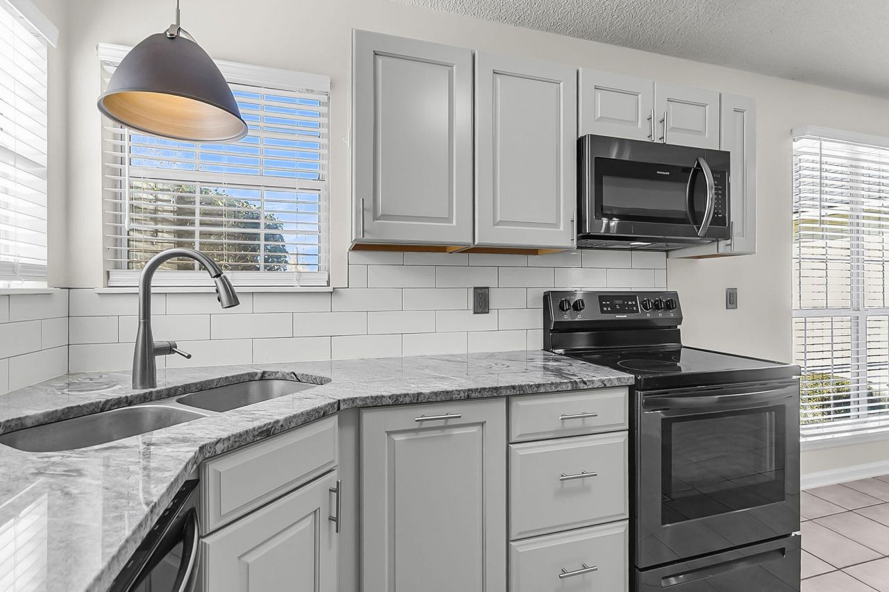 102 Westerly Photo 7