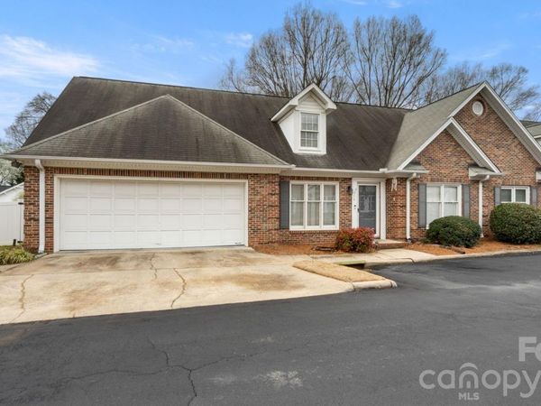 691 Carlton Drive , Gastonia, NC 28054