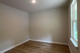 1031 Pineland Drive photo 4