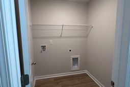 1031 Pineland Drive photo 4