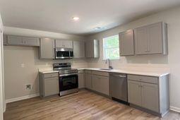 1031 Pineland Drive photo 4