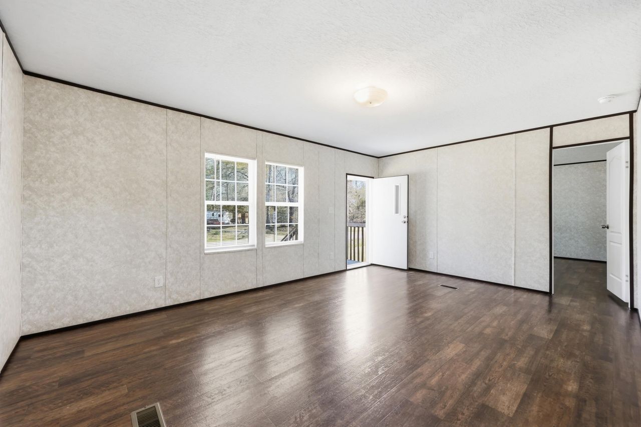 2200 Douston Rd.  Photo 5