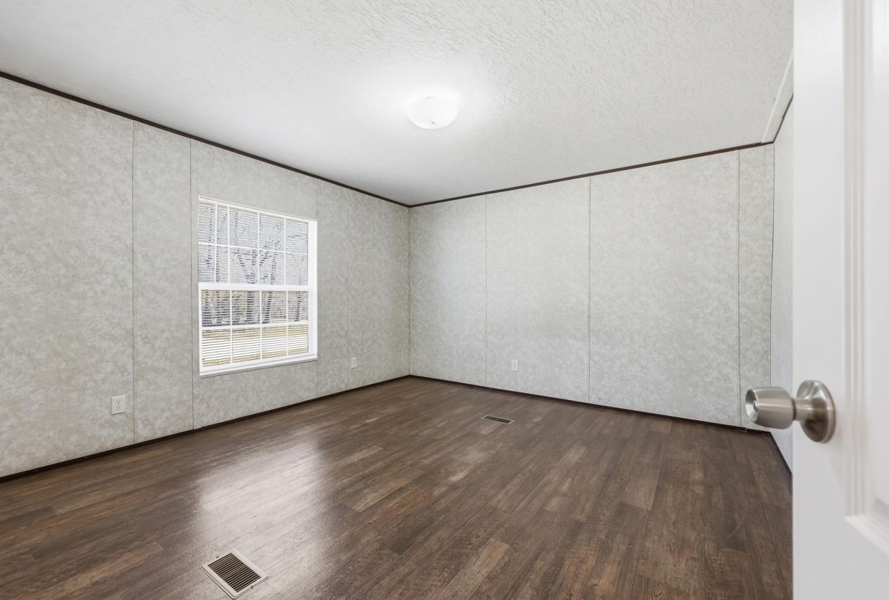 2200 Douston Rd.  Photo 9