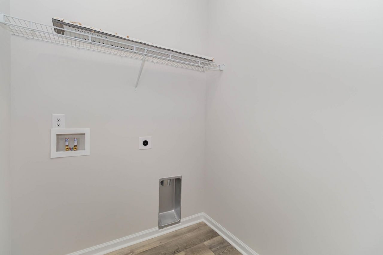 215 Stillbrook Dr. Photo 16