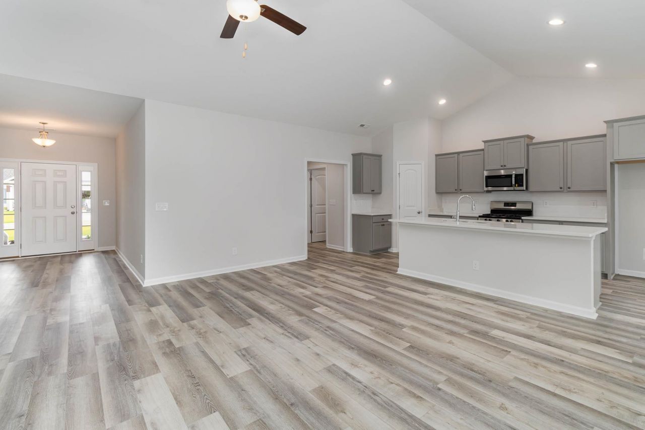 215 Stillbrook Dr. Photo 18