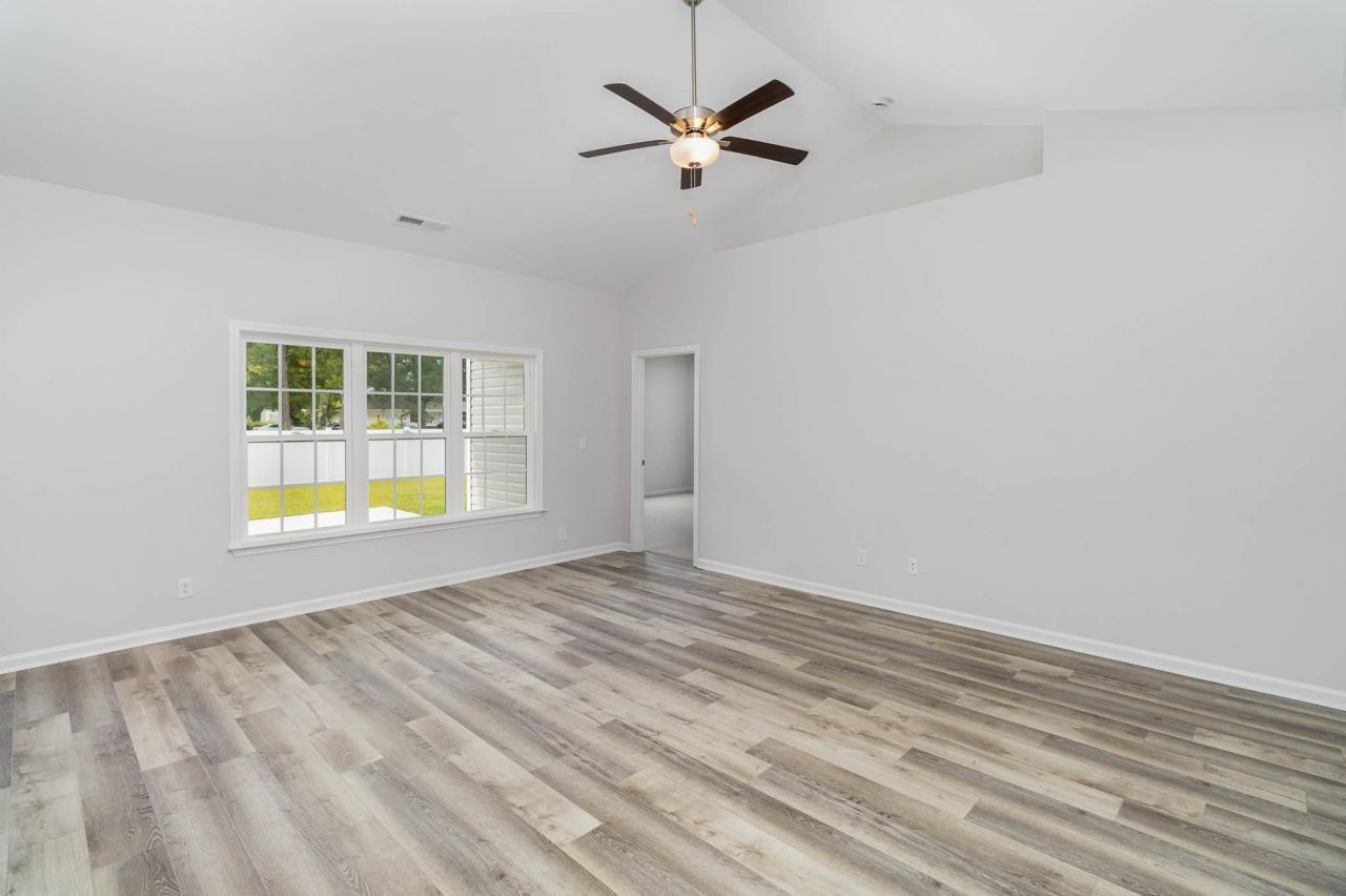 215 Stillbrook Dr. Photo 8