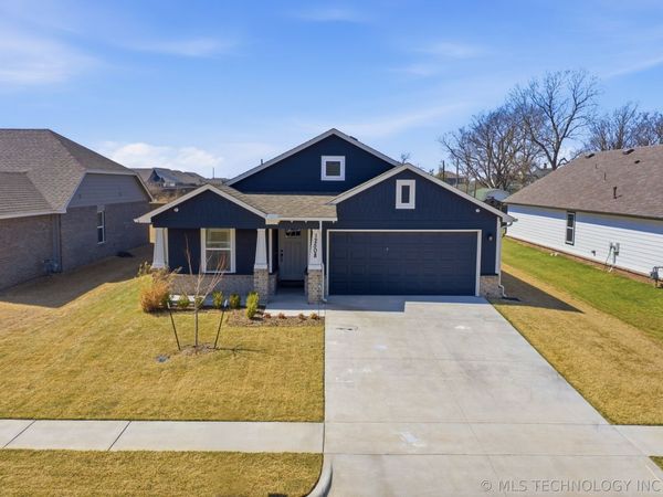 12508 N 134th East Avenue , Owasso, OK 74021
