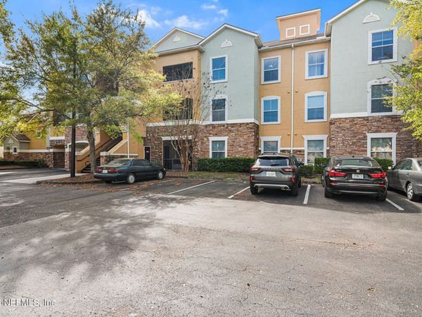 8539 GATE Parkway, Unit 433, Jacksonville, FL 32216