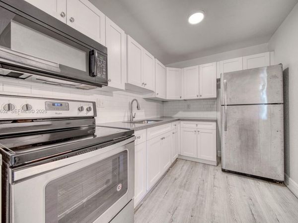 9459 SW 76th St, Unit R5, Miami, FL 33173