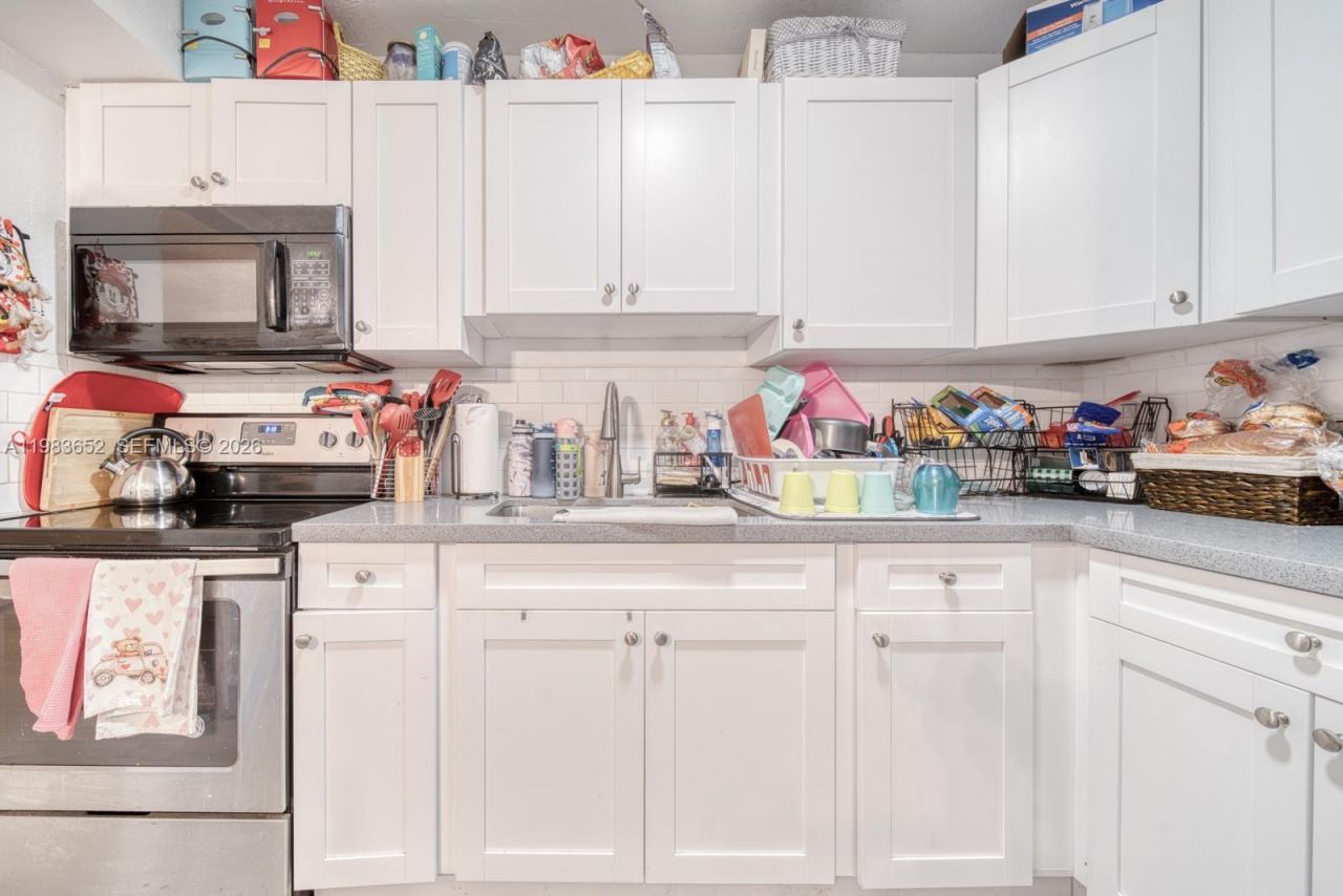 9459 SW 76th St , Unit R5, Miami, FL 33173 Photo