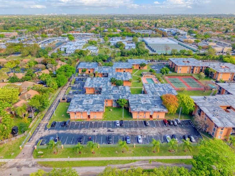 9459 SW 76th St , Unit R5, Miami, FL 33173 Photo