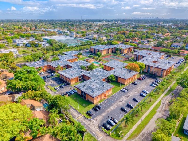 9459 SW 76th St , Unit R5, Miami, FL 33173 Photo