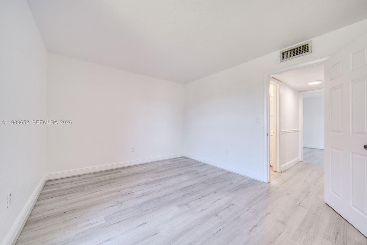 9459 SW 76th St, Unit R5, Miami, FL 33173 Photo
