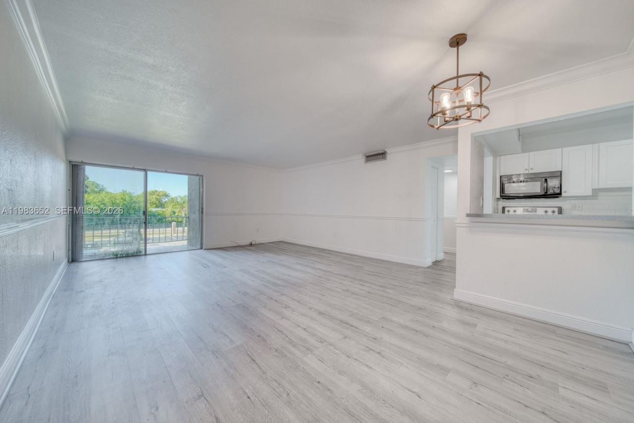 9459 SW 76th St, Unit R5, Miami, FL 33173 Photo