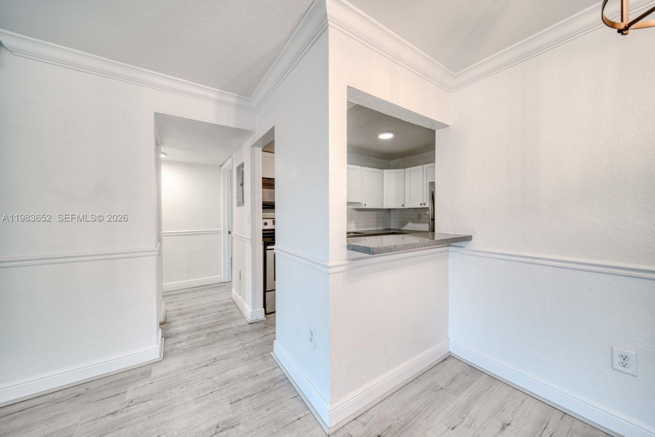 9459 SW 76th St, Unit R5, Miami, FL 33173 Photo